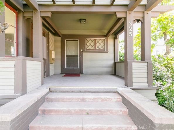 325 S Los Robles Avenue, Pasadena CA 91101