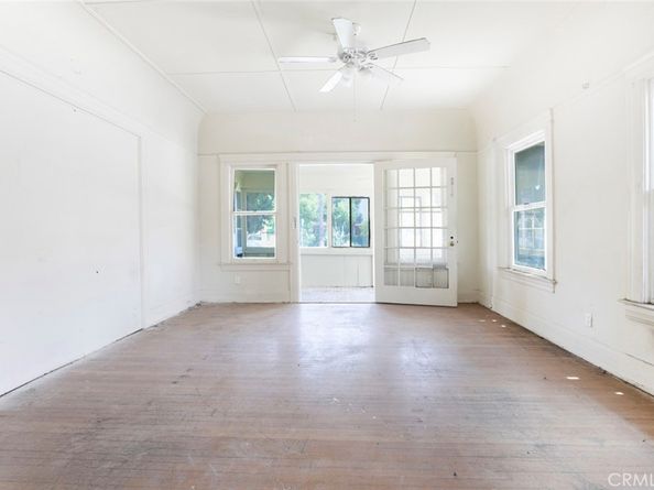 325 S Los Robles Avenue, Pasadena CA 91101