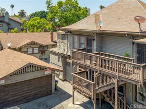 325 S Los Robles Avenue, Pasadena CA 91101