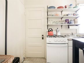 325 S Los Robles Avenue, Pasadena CA 91101