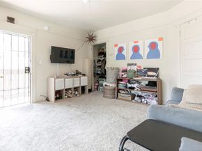 325 S Los Robles Avenue, Pasadena CA 91101