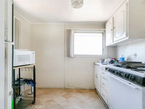 325 S Los Robles Avenue, Pasadena CA 91101