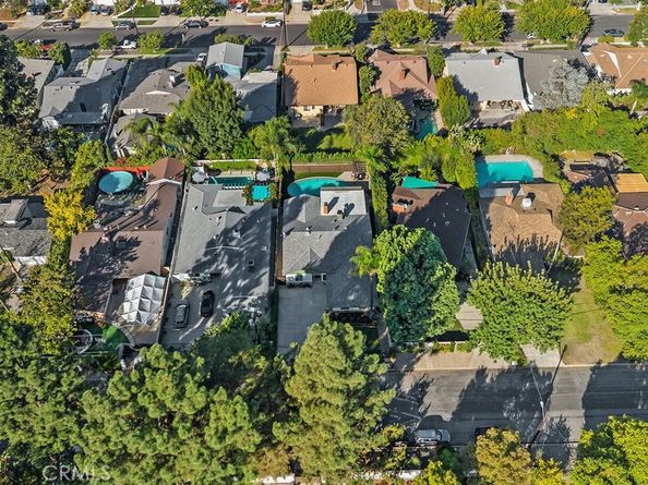 5725 Rhodes Avenue, Valley Village CA 91607