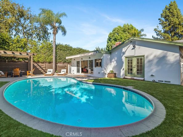 5725 Rhodes Avenue, Valley Village CA 91607