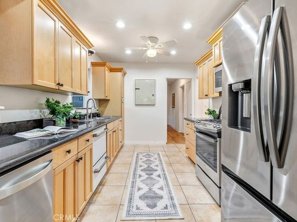 5725 Rhodes Avenue, Valley Village CA 91607