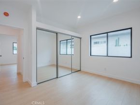 7734 N Glenoaks Boulevard, Burbank CA 91504