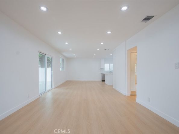 7734 N Glenoaks Boulevard, Burbank CA 91504