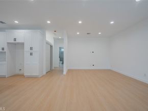 7734 N Glenoaks Boulevard, Burbank CA 91504