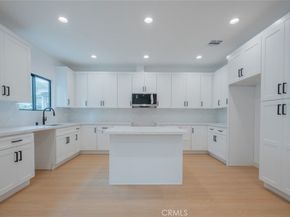 7734 N Glenoaks Boulevard, Burbank CA 91504