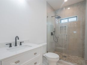 7734 N Glenoaks Boulevard, Burbank CA 91504