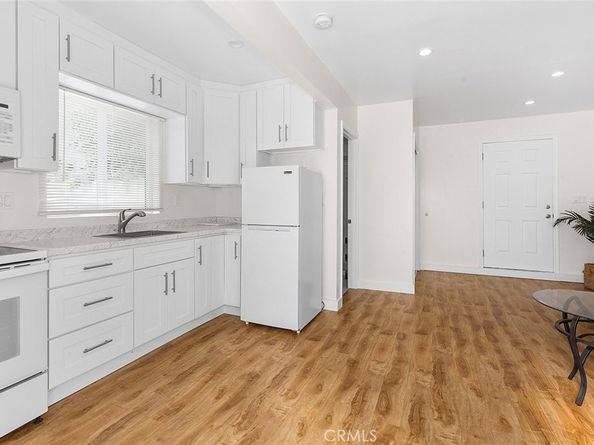 8827 Sylmar Avenue, Panorama City CA 91402