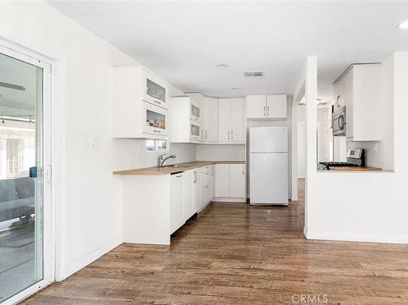 8827 Sylmar Avenue, Panorama City CA 91402