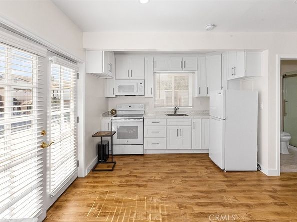 8827 Sylmar Avenue, Panorama City CA 91402