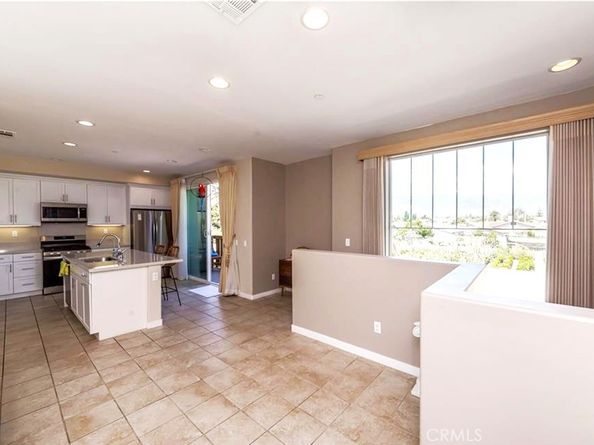 713 S Azusa Avenue A, Azusa CA 91702