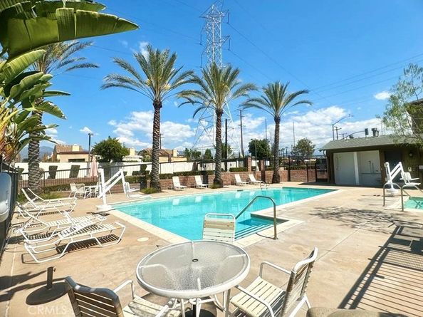 713 S Azusa Avenue A, Azusa CA 91702