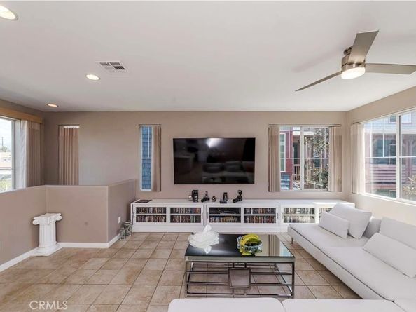 713 S Azusa Avenue A, Azusa CA 91702