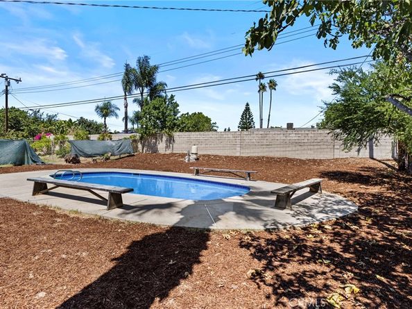 323 Fanshaw Avenue, Pomona CA 91767
