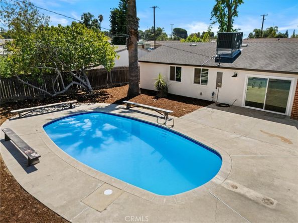 323 Fanshaw Avenue, Pomona CA 91767