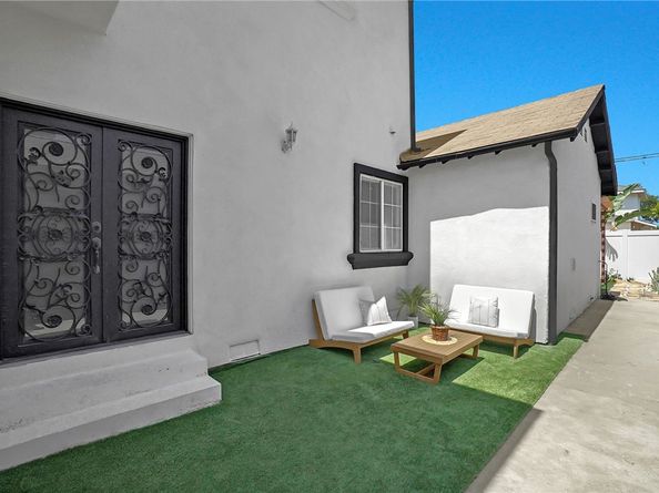 8906 Yorktown Avenue, Los Angeles CA 90045