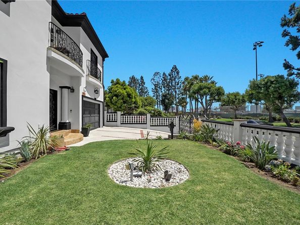 8906 Yorktown Avenue, Los Angeles CA 90045