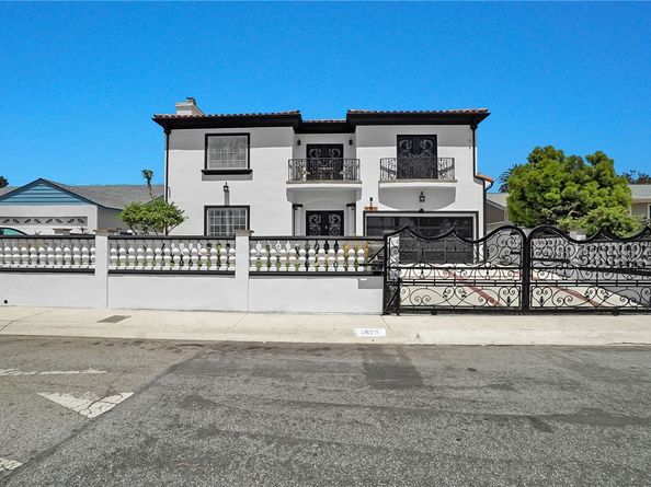 8906 Yorktown Avenue, Los Angeles CA 90045