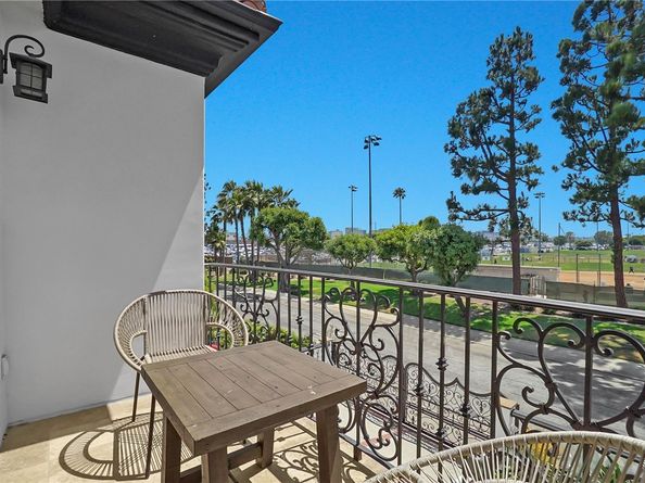 8906 Yorktown Avenue, Los Angeles CA 90045