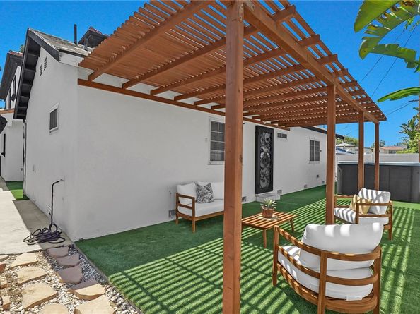 8906 Yorktown Avenue, Los Angeles CA 90045