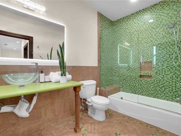 8906 Yorktown Avenue, Los Angeles CA 90045