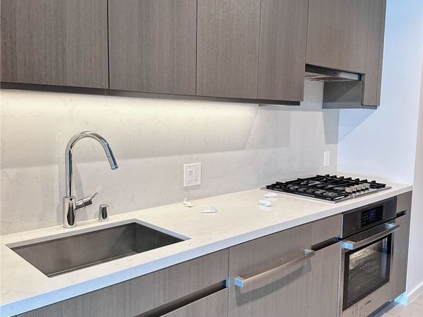 889 Francisco 2505, Los Angeles CA 90017