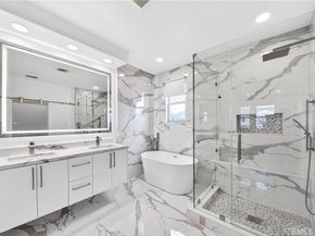 2827 W Edinger Avenue, Santa Ana CA 92704