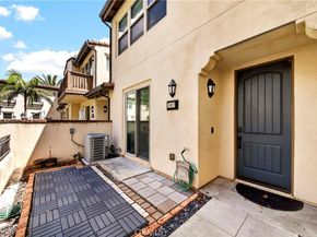 2827 W Edinger Avenue, Santa Ana CA 92704