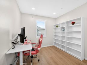 2827 W Edinger Avenue, Santa Ana CA 92704