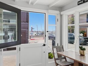 104 Onyx Avenue, Newport Beach CA 92662