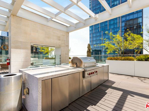 877 Francisco Street 508, Los Angeles CA 90017