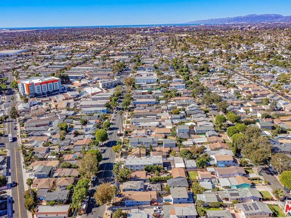 579 Hyde Park Place, Inglewood CA 90302