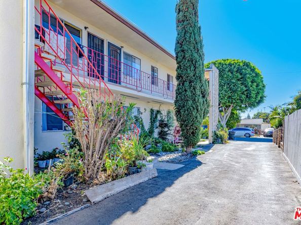 579 Hyde Park Place, Inglewood CA 90302