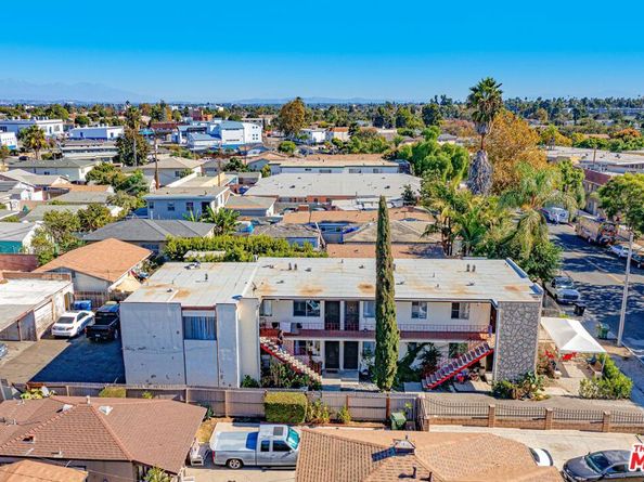 579 Hyde Park Place, Inglewood CA 90302