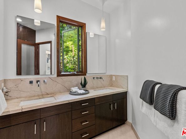 2402 Aspen Drive, Los Angeles CA 90068