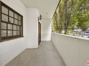 156 S Oak Knoll Avenue 101, Pasadena CA 91101