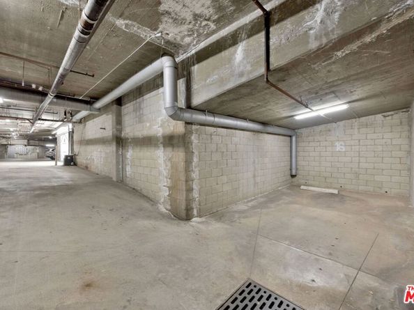 156 S Oak Knoll Avenue 101, Pasadena CA 91101