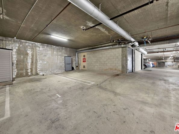 156 S Oak Knoll Avenue 101, Pasadena CA 91101