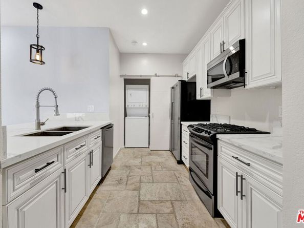 156 S Oak Knoll Avenue 101, Pasadena CA 91101