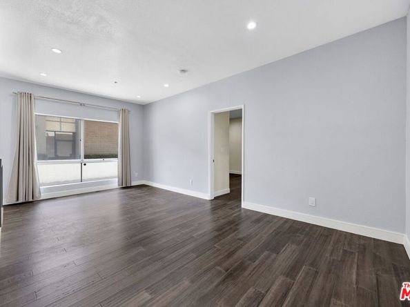 156 S Oak Knoll Avenue 101, Pasadena CA 91101