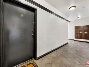 156 S Oak Knoll Avenue 101, Pasadena CA 91101