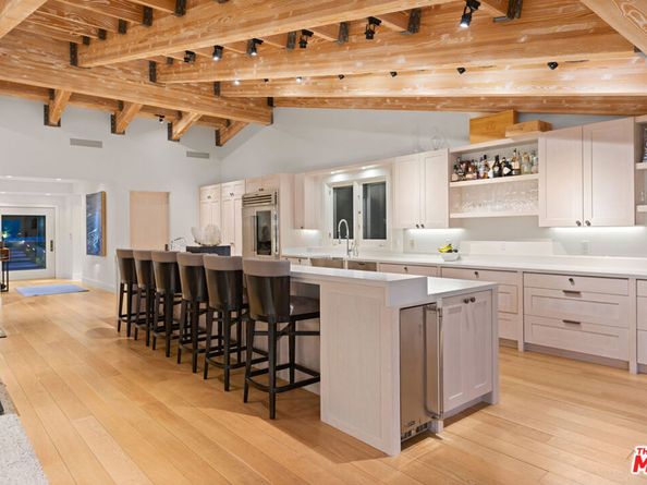 6453 Guernsey Avenue, Malibu CA 90265