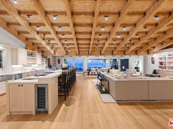 6453 Guernsey Avenue, Malibu CA 90265