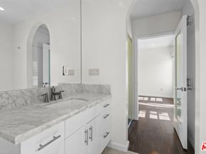 191 S Gardner Street, Los Angeles CA 90036