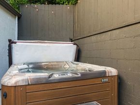 4359 Clybourn Avenue, Toluca Lake CA 91602