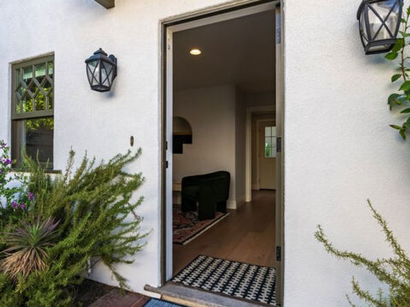 4359 Clybourn Avenue, Toluca Lake CA 91602