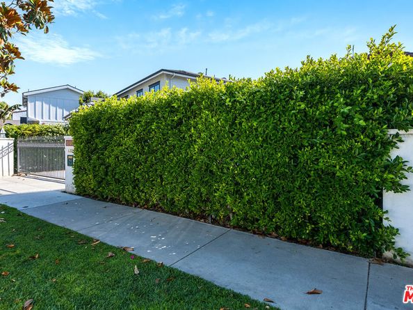 4359 Clybourn Avenue, Toluca Lake CA 91602